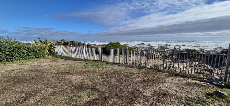 4 Bedroom Property for Sale in Van Riebeeckstrand Western Cape